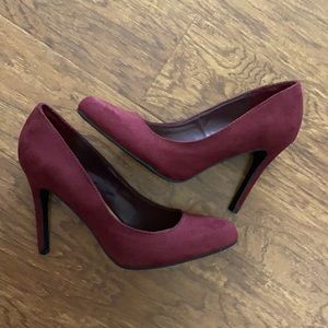 Women’s burgundy Lauren Conrad heels